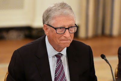 Bill Gates lanza una alarmante advertencia sobre la IA: "Podría causar la muerte de mil millones de personas" 