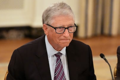 Bill Gates lanza una alarmante advertencia sobre la IA: "Podría causar la muerte de mil millones de personas"