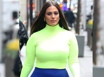 Ashley Graham delinea sus curvas en ajustado atuendo neón