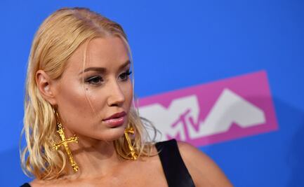 Iggy Azalea luce su figura de ‘ensueño’ con diminuta lencería de encaje y arrasa