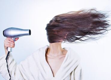 8 causas de pérdida de cabello en mujeres