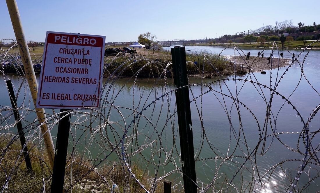 Texas impidió que la Patrulla Fronteriza ayudara dos niños y una mujer migrantes que murieron en el Río Grande. Foto: AP