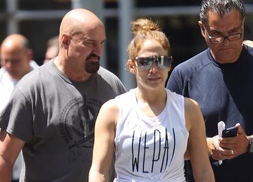 Jennifer Lopez impacta con musculatura y leggings en Nueva York