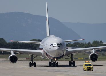 ¿Por qué American Airlines ha cancelado miles de vuelos?