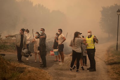 España enfrenta la peor ola de incendios del siglo: poblaciones arrasadas y miles de personas desalojadas