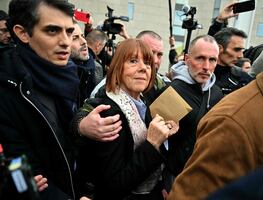 Impone la pena máxima al exmarido de Gisèle Pelicot por violaciones en serie