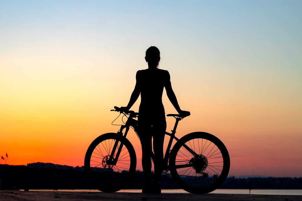 Muere atropellada Sara Piffer, promesa del ciclismo italiano . Foto iStock / Alina Hedz