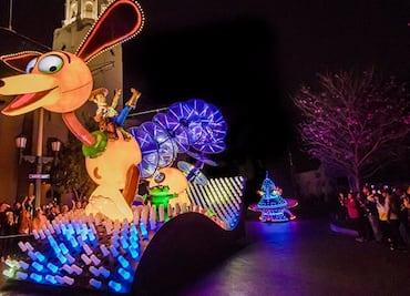 Vuelve el luminoso Electrical Parade a Disneyland