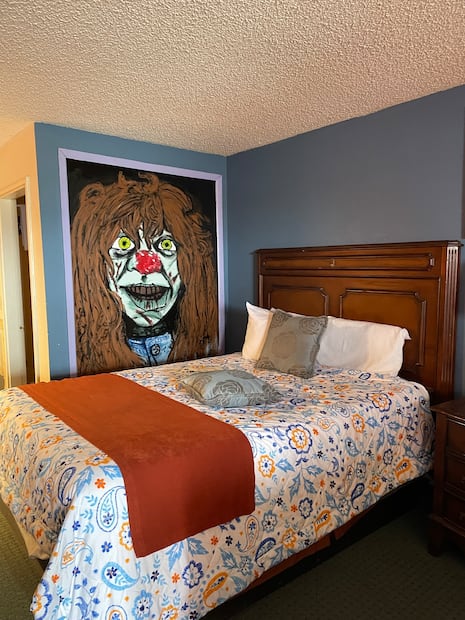 Clown Motel / Diana Espinoza