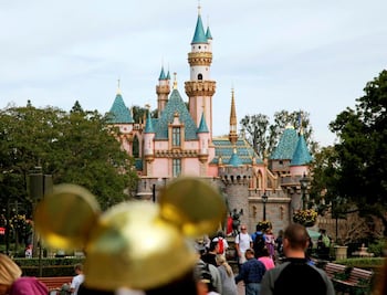 Disney presenta plan para reabrir sus parques de diversiones 