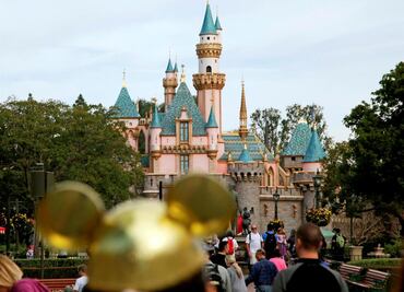 Disney presenta plan para reabrir sus parques de diversiones