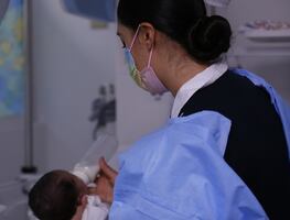 Científicos mexicanos transforman leche materna en polvo para alimentar a bebés vulnerables
