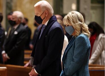 Biden inicia la jornada de su investidura asistiendo a misa