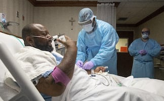 Por variante Delta, hospitalizaciones vuelven a niveles de invierno en EU