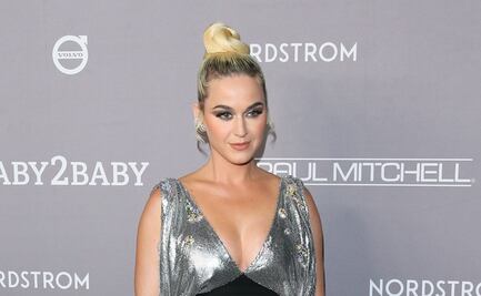 Katy Perry desborda sensualidad con corsé de encaje y escotazo en sesión de fotos