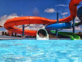 Parque acuático registra dos brotes de infecciones por contaminación de heces