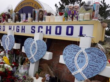 Padres de autor de tiroteo en Michigan, imputados de homicidio involuntario