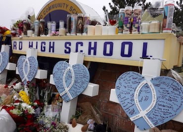 Padres de autor de tiroteo en Michigan, imputados de homicidio involuntario