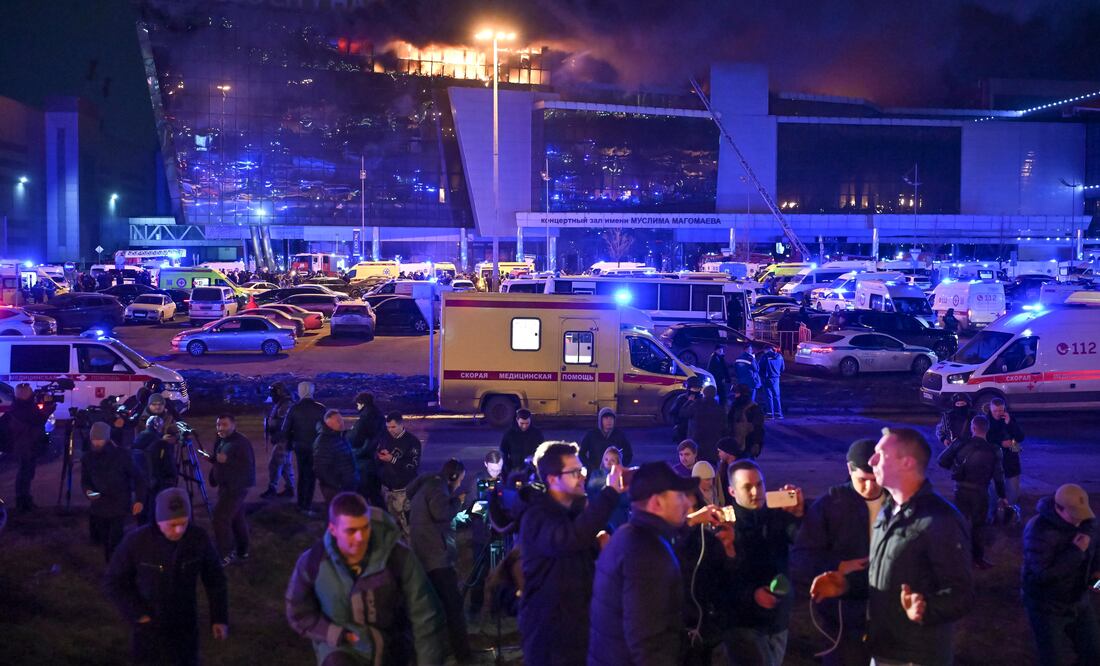 Ucrania niega vínculos con la masacre en Moscú: 'Nunca hemos recurrido al terrorismo'. (AP Photo/Dmitry Serebryakov)