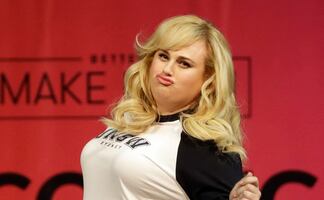 Rebel Wilson impacta las redes con bodysuit tras perder más de 33 kilos