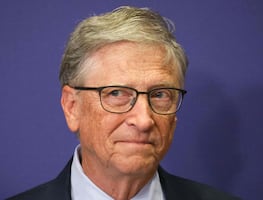 “No te compares con nadie en el mundo. Si lo haces, te estás insultando”. 10 frases de éxito de Bill Gates