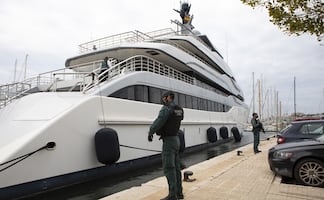 Incautan yate a otro magnate ruso, cercano a Vladimir Putin