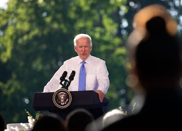 Biden: Desinformación en redes sobre vacunas está "matando gente"