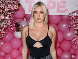 Amiga de Kylie Jenner presume curvas de infarto con selfie en microbikini