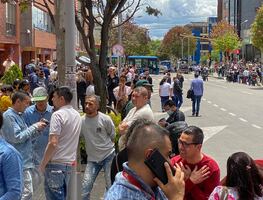 Videos. Fuerte temblor de magnitud 6.1 en Bogotá, Colombia; mujer muere al lanzarse de edificio