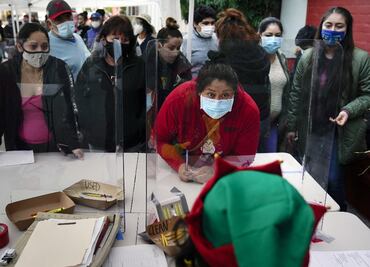 Familias de EU recibirán cheques de ayuda a partir de la próxima semana