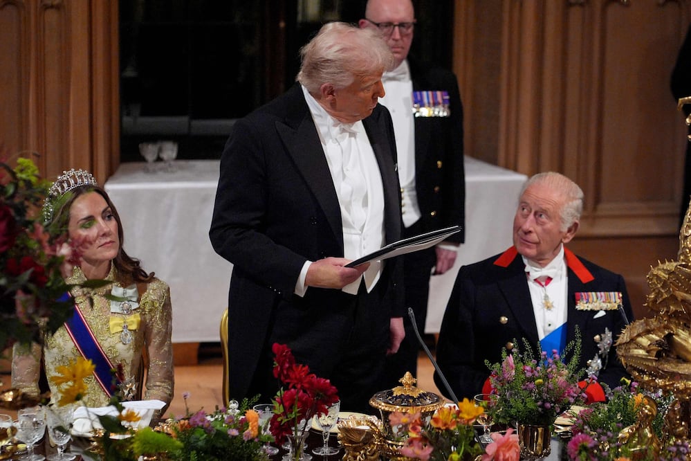 Carlos III elogia a Trump por su compromiso internacional y búsqueda de la paz en un histórico encuentro en Reino Unido. Foto: AFP