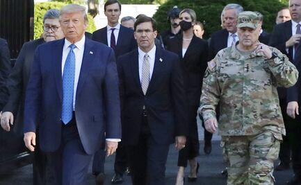 Alto general de EU dice que se equivocó al acompañar a Trump a acto de protesta