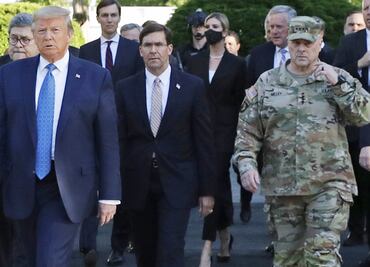 Alto general de EU dice que se equivocó al acompañar a Trump a acto de protesta