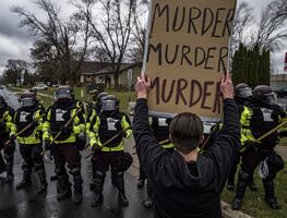 Arrestan a la policía que mató a Daunte Wright