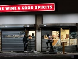 Ola de saqueos en Filadelfia: Adolescentes arrasan con tiendas tras protestas pacíficas (VIDEOS)