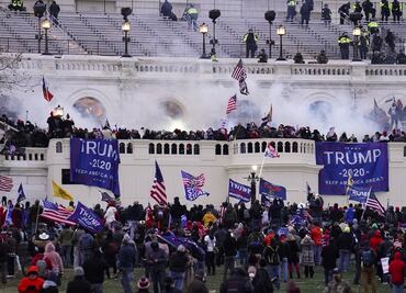 Citan a más ex funcionarios de Trump por asalto al Capitolio
