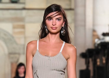 Las fotos más atrevidas de Emily Ratajkowski en lencería de encaje y transparencias conquistan redes