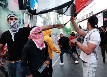 Video. Sujetos atacan brutalmente a judío en Times Square