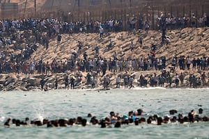 Tras el caos en Ceuta, España y Marruecos aceleran la devolución de miles de migrantes