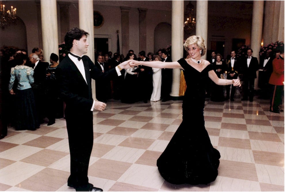 ¿John Travolta se enamoró de la princesa Diana tras el icónico baile en la Casa Blanca? Esto se dice. FOTO: EFE