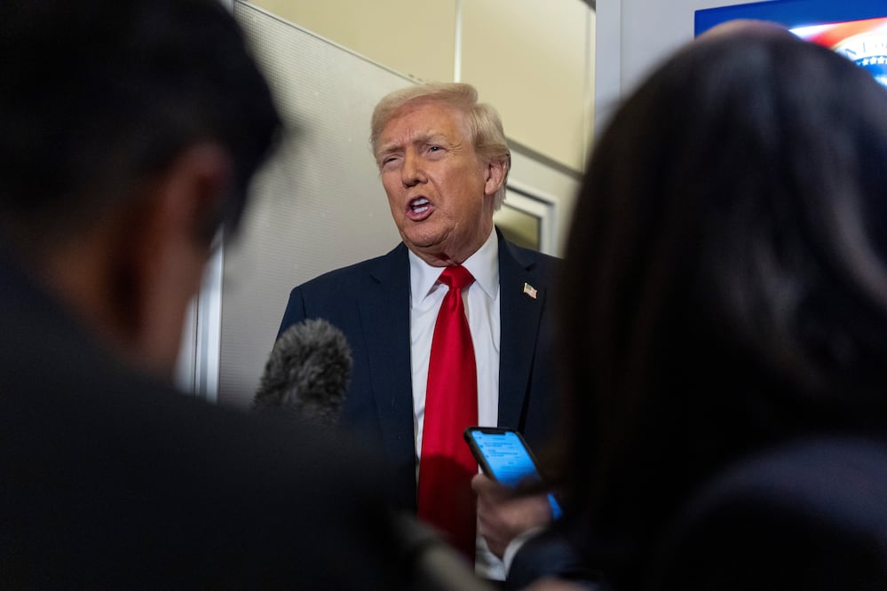 Trump responde tras tiroteo en Washington: instruye "revisión rigurosa" de green cards. AP foto/Alex Brandon