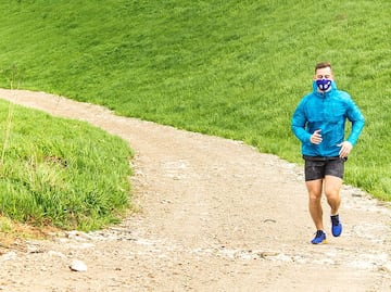 ¿Es necesario usar cubrebocas al correr? Esto dicen los expertos