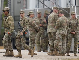 Polémica en Estados Unidos: Texas despliega soldados "de élite" en Chicago para arrestar migrantes tras orden de Trump