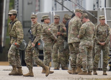 Polémica en Estados Unidos: Texas despliega soldados "de élite" en Chicago para arrestar migrantes tras orden de Trump