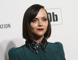 Así luce ahora Christina Ricci, actriz que interpretó a Merlina Addams