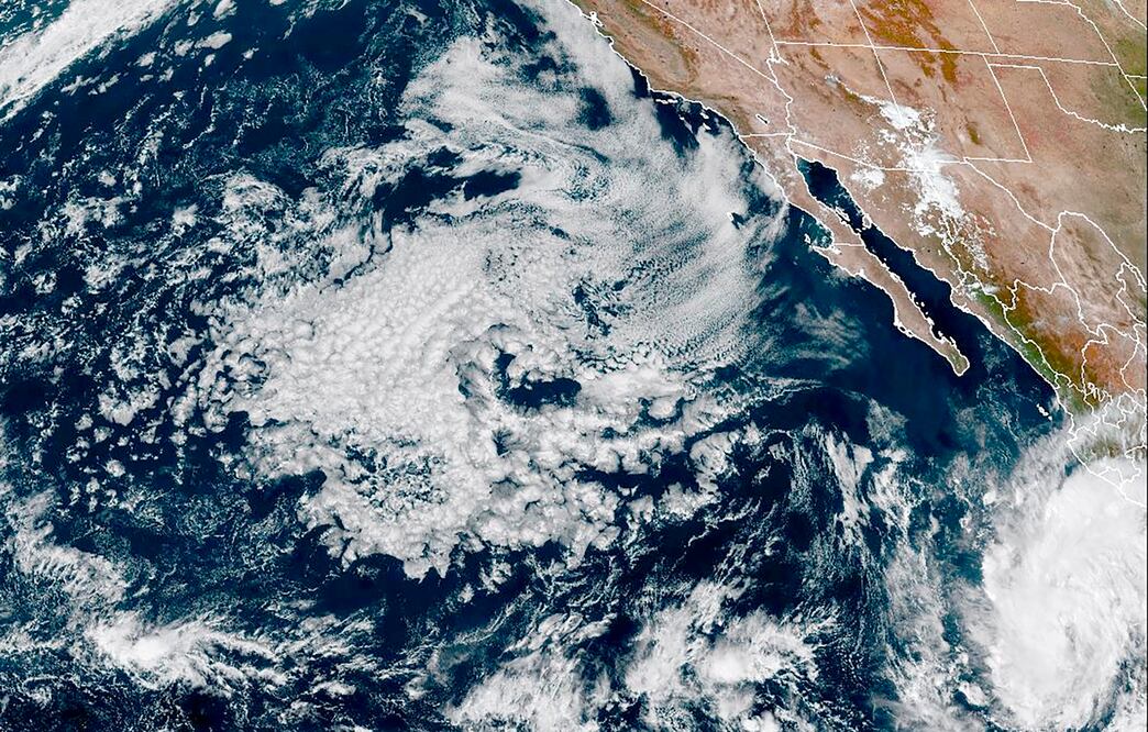 México en Alerta: Tormenta Tropical Norma se Aproxima con Potencial para Convertirse en Huracán. (NOAA via AP)