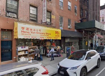 "Maldita inmigrante": hombre golpea a mujer que le pidió usar cubrebocas en NY