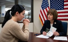 Exoficial revela lo que realmente observan y preguntan durante la entrevista de visa americana