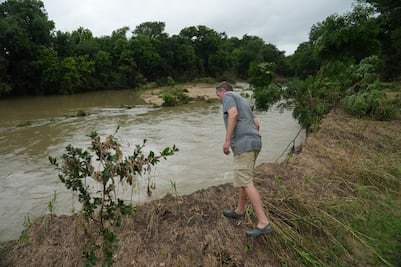 Más lluvias frenan labores de búsqueda de personas por inundaciones en Texas