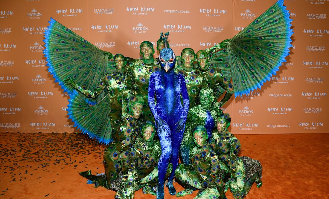 Heidi Klum Deslumbra como Pavo Real en su Épica Fiesta de Halloween en New York. (Photo by Evan Agostini/Invision/AP)
